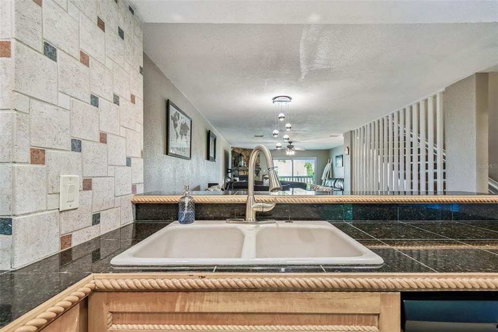 12134 CAPRI CIR S 803 photo 16