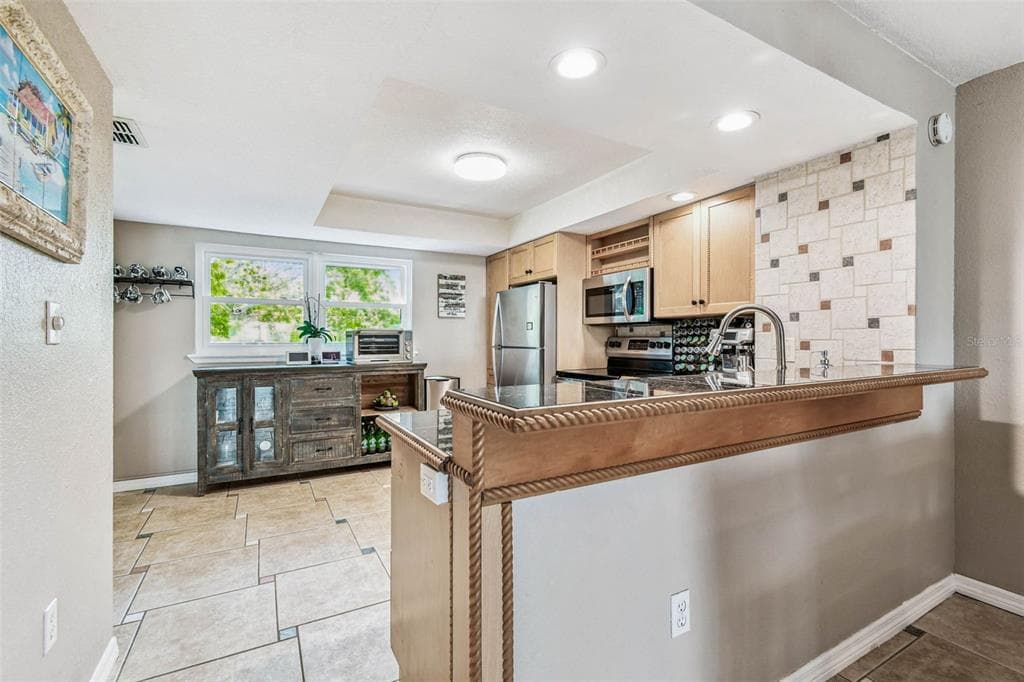 12134 CAPRI CIR S 803 photo 12