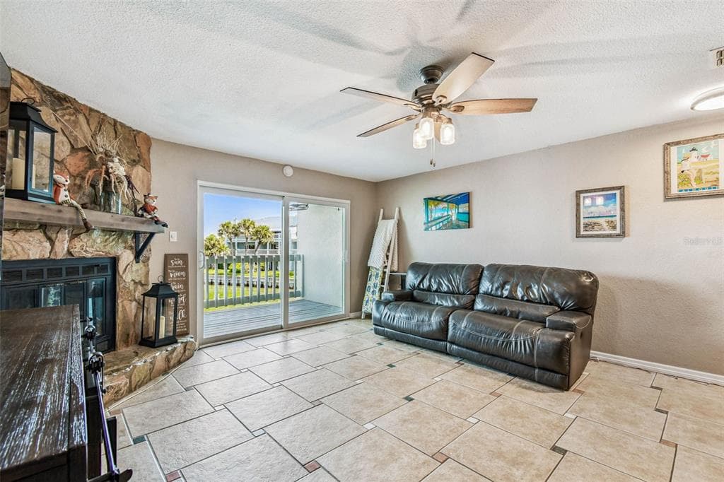 12134 CAPRI CIR S 803 photo 4