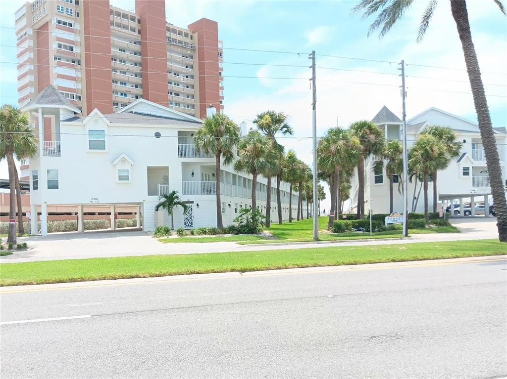 17960 GULF BOULEVARD 118 photo 1