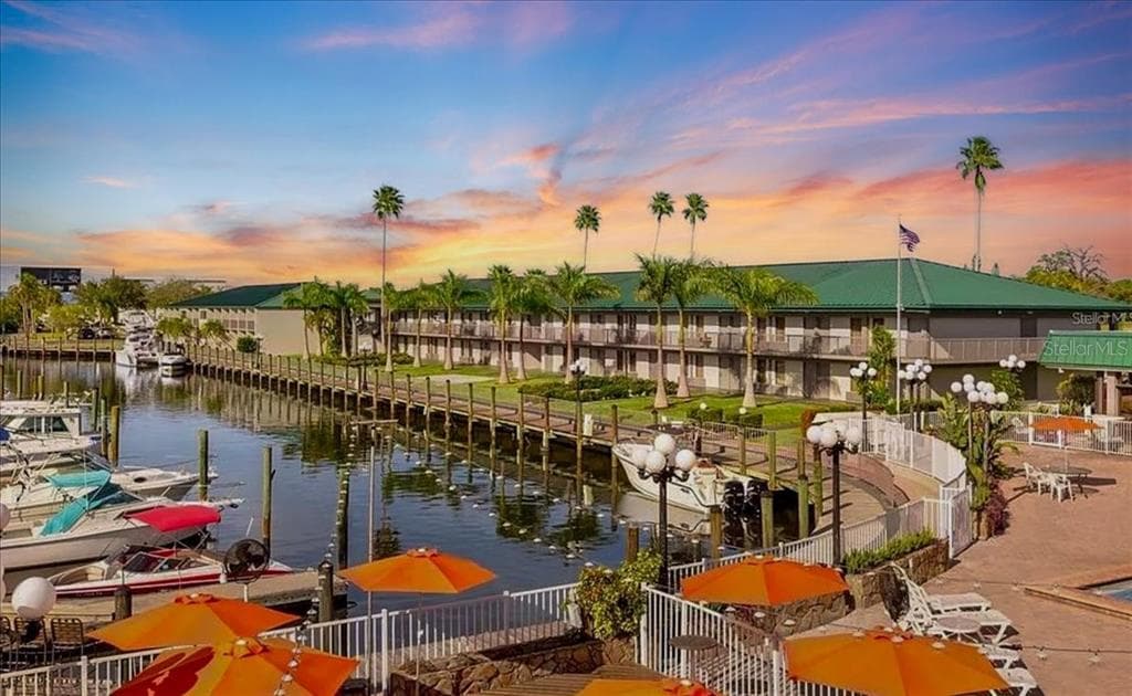 7150 N TAMIAMI TRAIL #S615 1