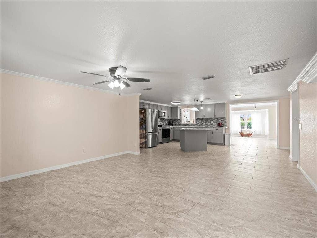 3408 CRAPE MYRTLE DRIVE photo 5