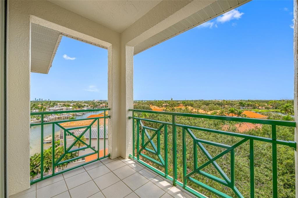 4717 DOLPHIN CAY LANE S 608 photo 4