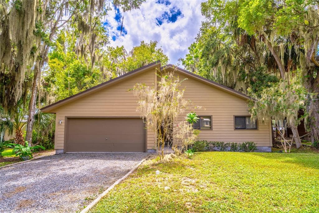 121 N LAKE GEORGE DRIVE photo 4