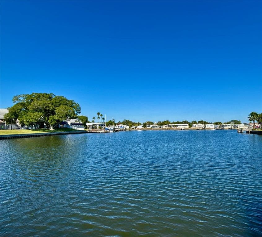 144 AMERICANA COURT NE #218 1