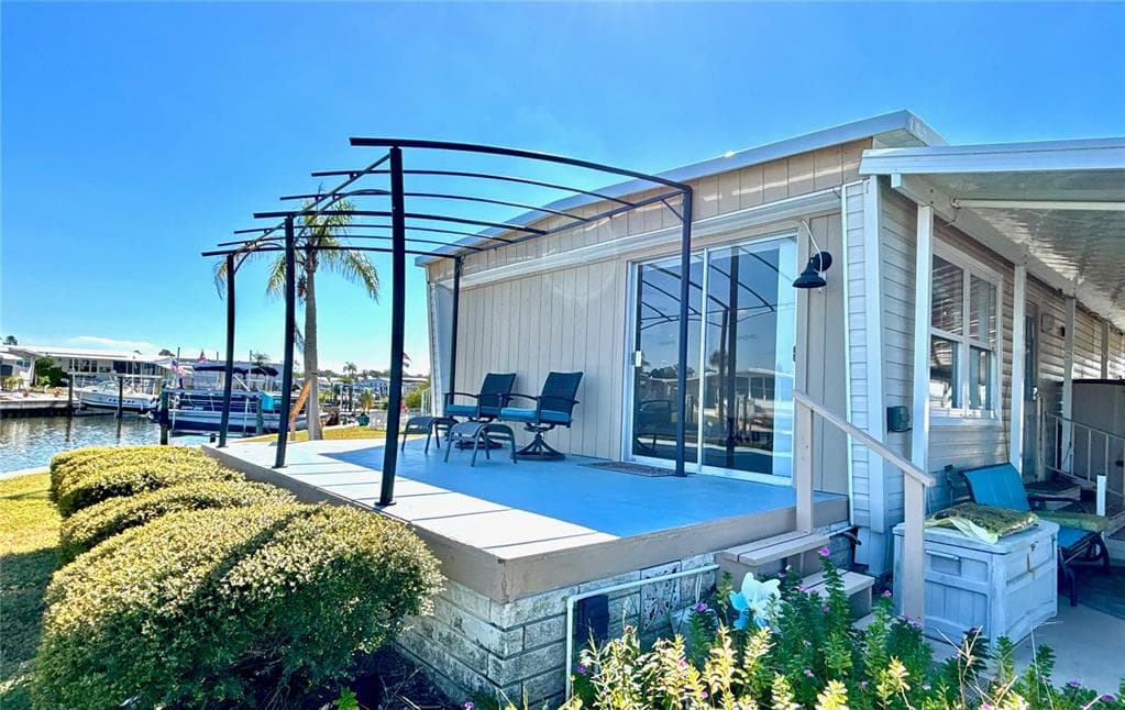 144 AMERICANA COURT NE 218 photo 25