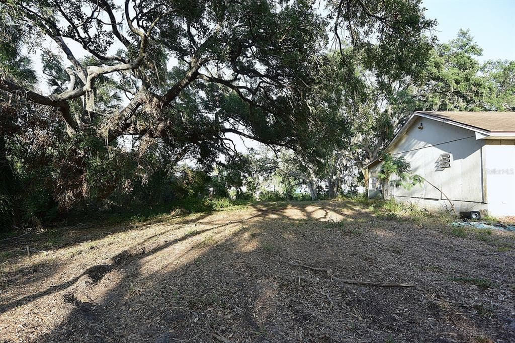 7610 ANNA AVENUE photo 2