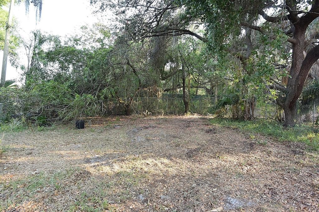 7610 ANNA AVENUE photo 12