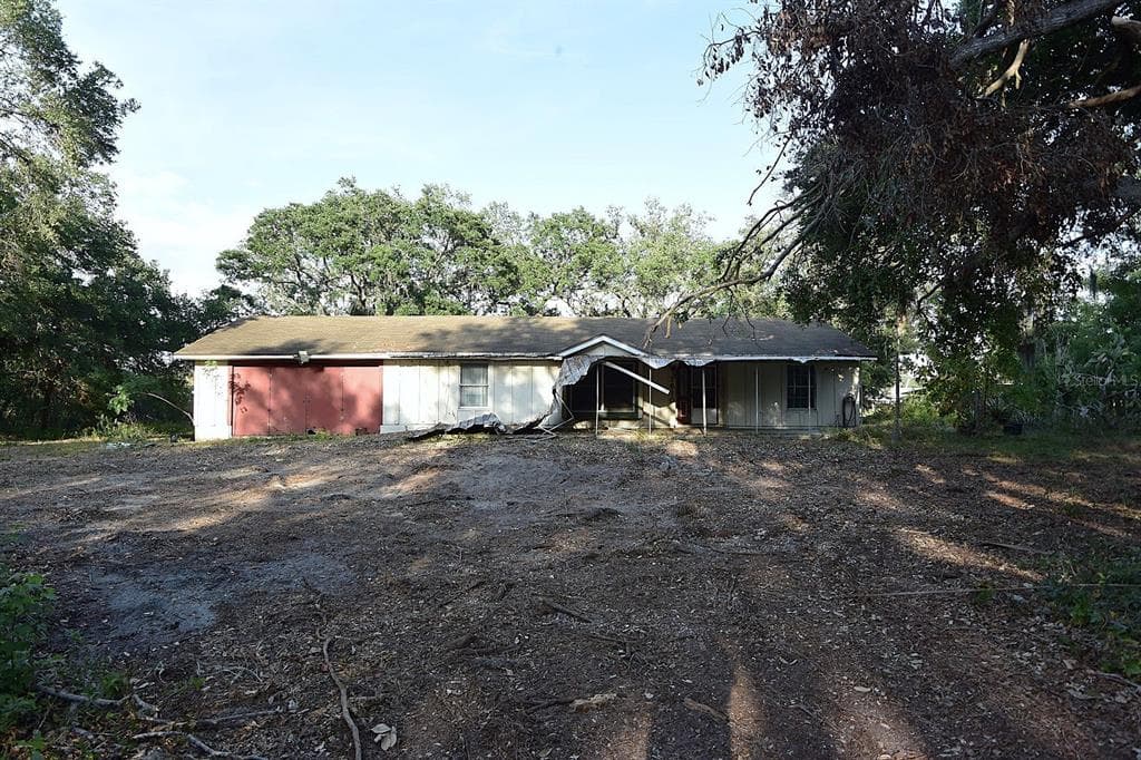 7610 ANNA AVENUE photo 1