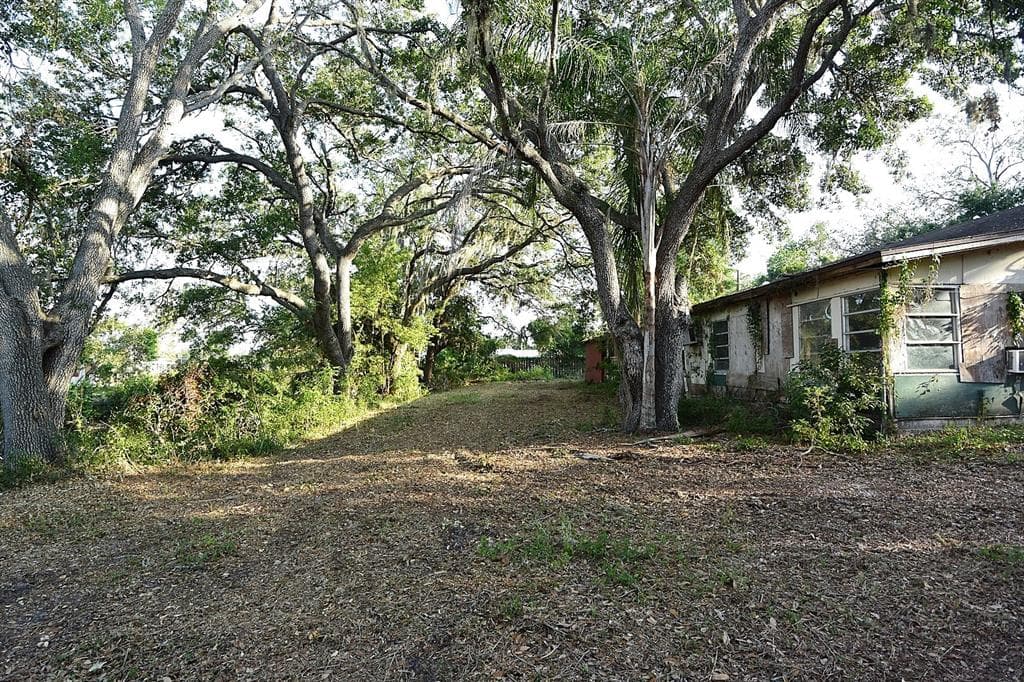 7610 ANNA AVENUE photo 5