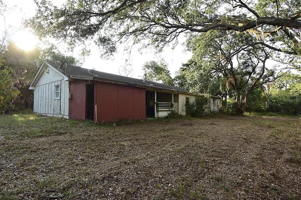7610 ANNA AVENUE photo 9