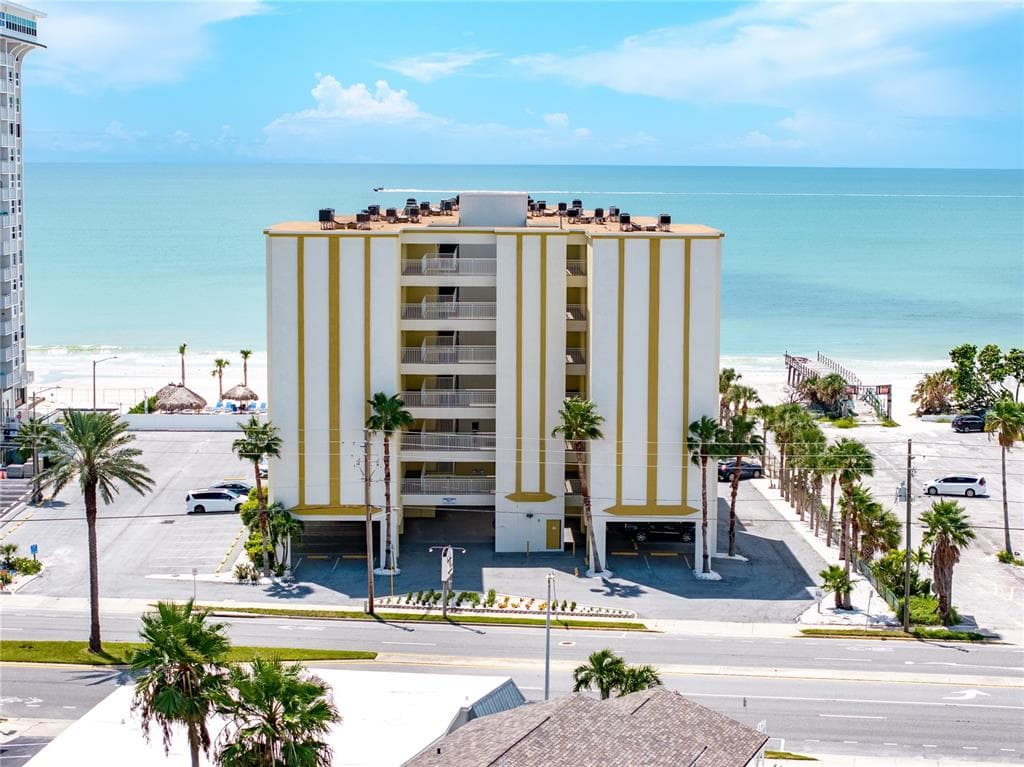 17450 GULF BOULEVARD 206 photo 2