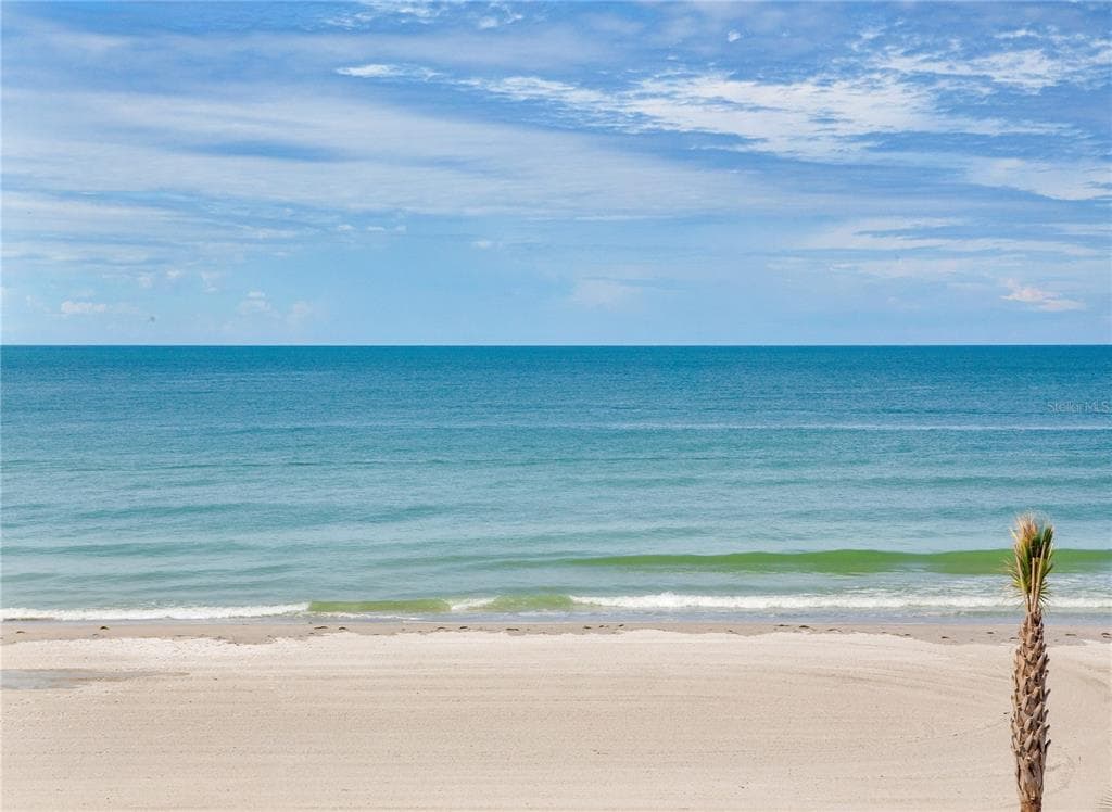 17450 GULF BOULEVARD 206 photo 4