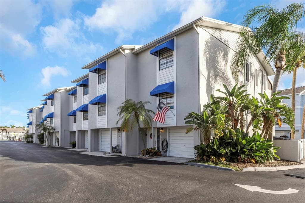 745 PINELLAS BAYWAY S #207 3