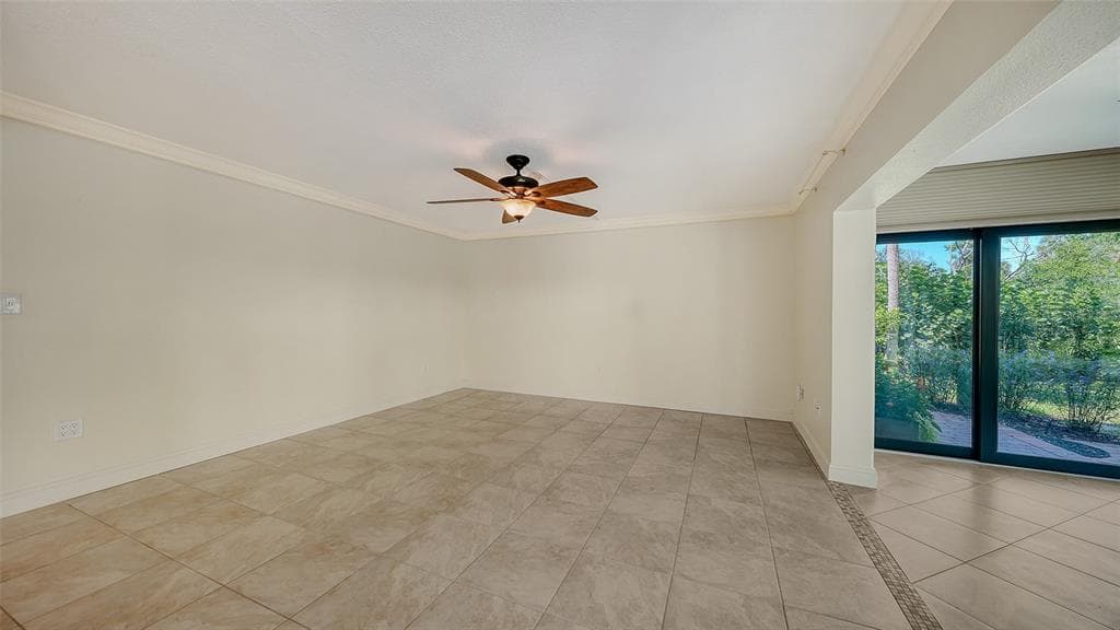 225 HOURGLASS WAY 103 photo 11