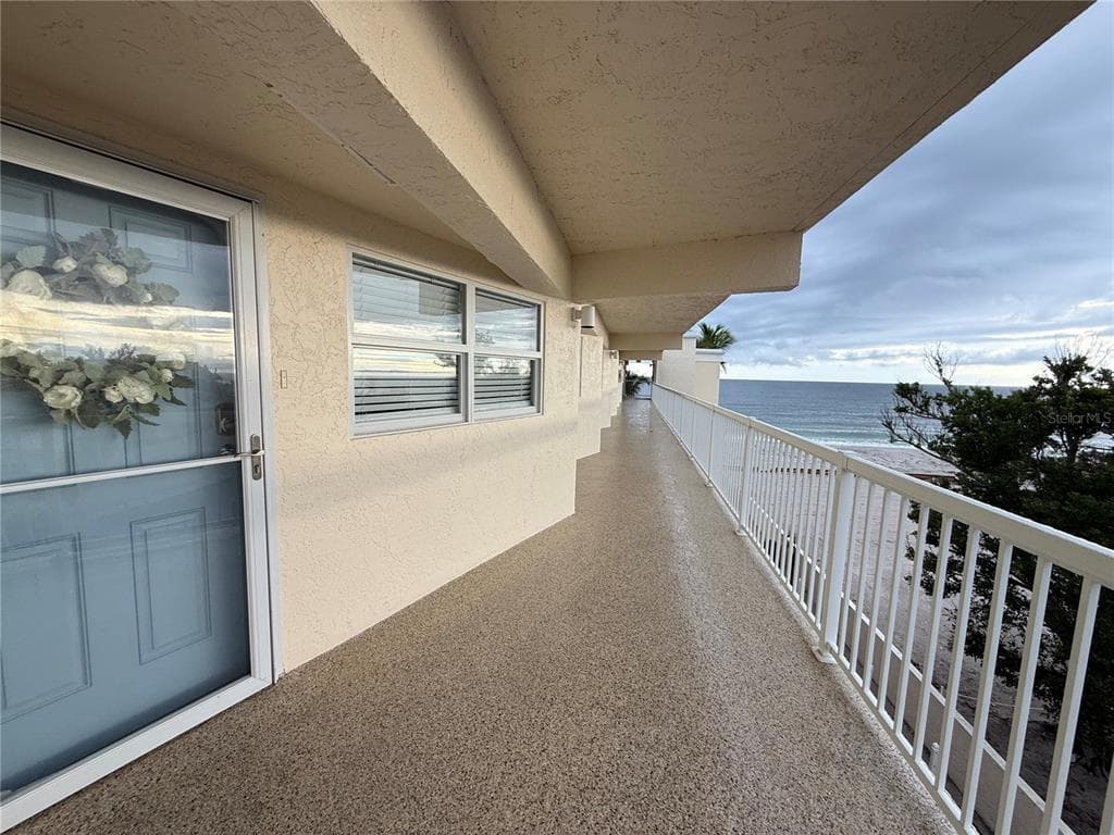 1480 GULF BOULEVARD 304 photo 1