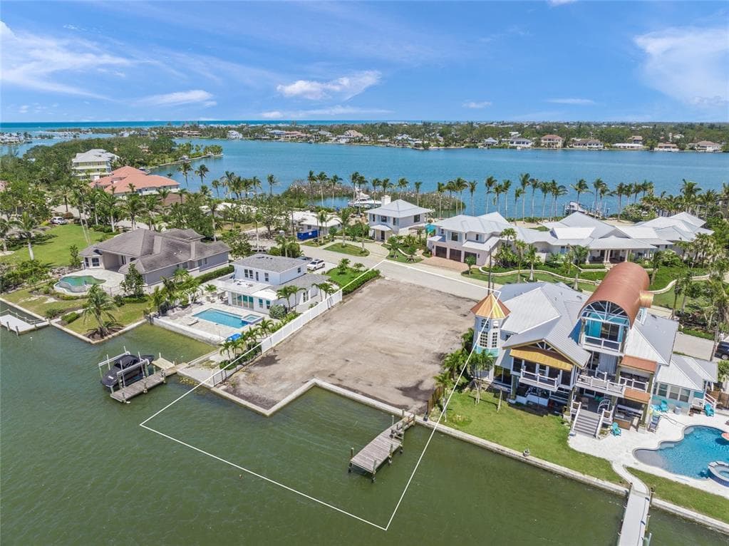 325 SUNRISE DRIVE photo 4