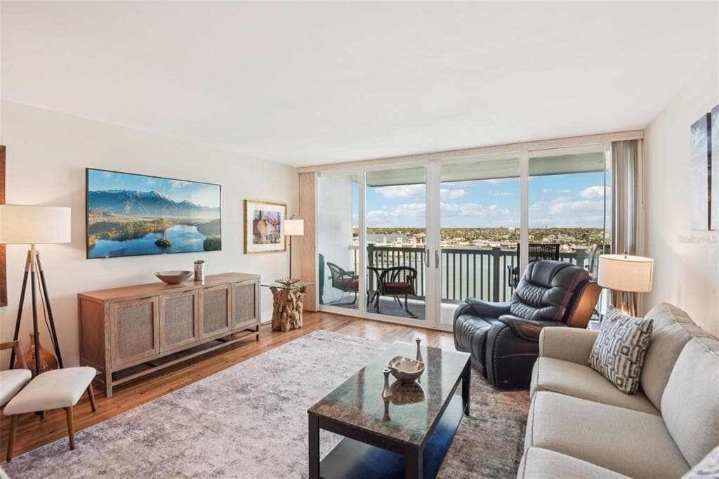500 TREASURE ISLAND CAUSEWAY 711 photo 15