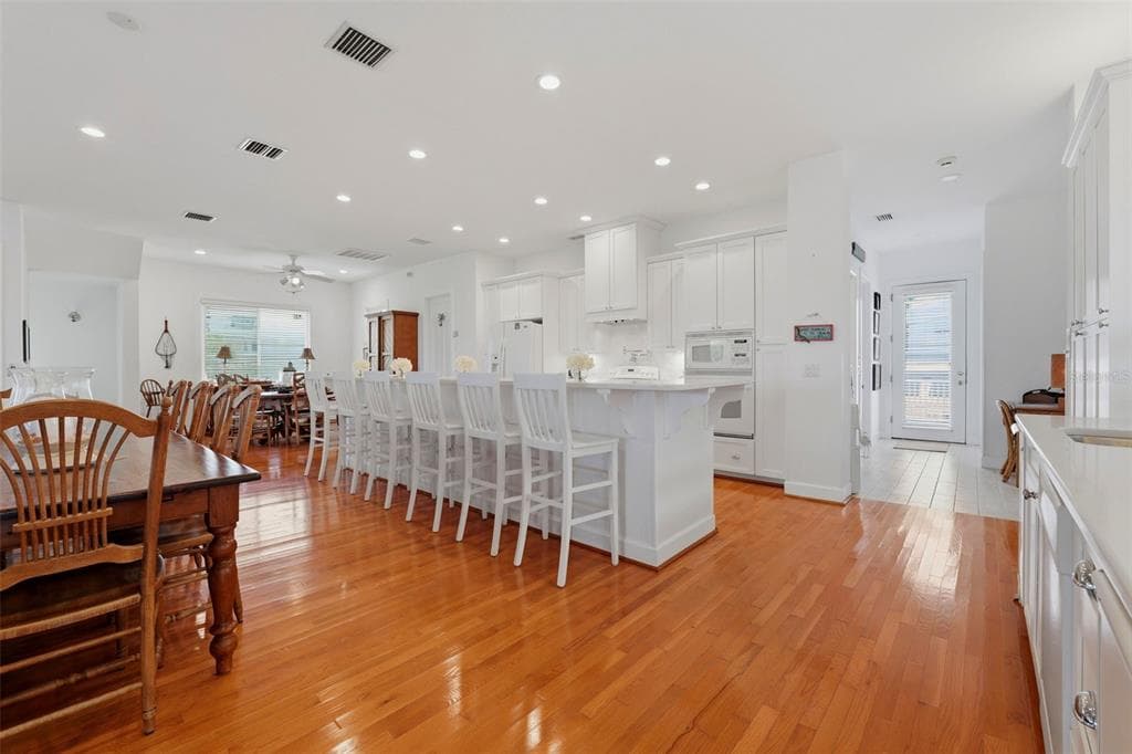 106 2ND AVENUE photo 25