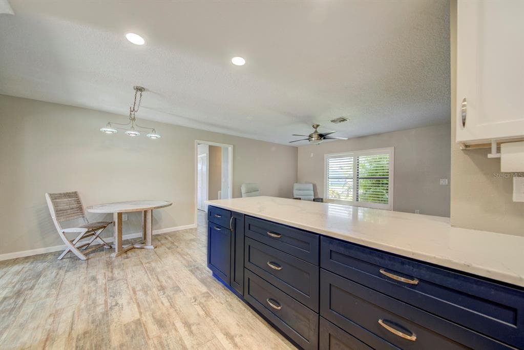 4266 DELEON DRIVE photo 15