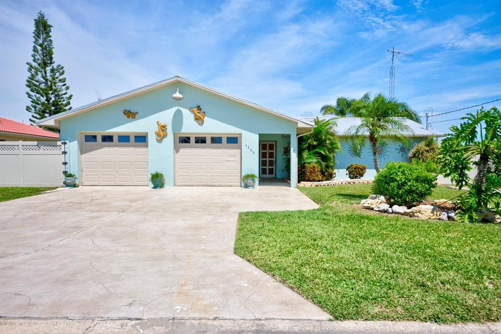 4266 DELEON DRIVE photo 1