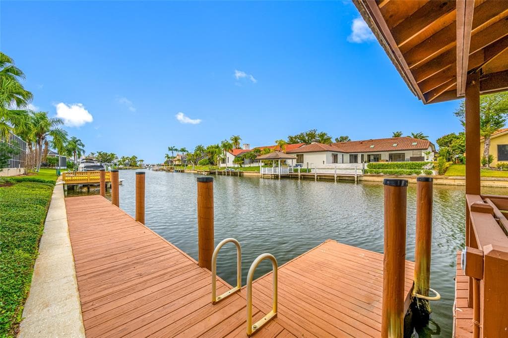9807 COMPASS POINT WAY photo 1