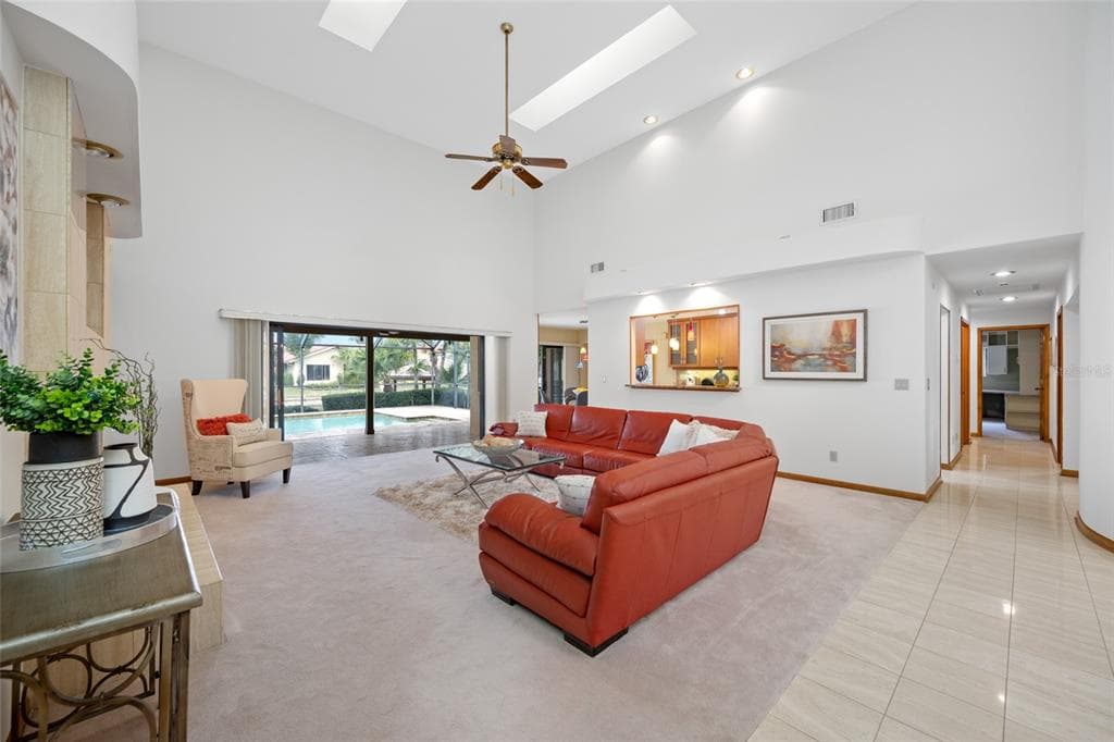 9807 COMPASS POINT WAY photo 4