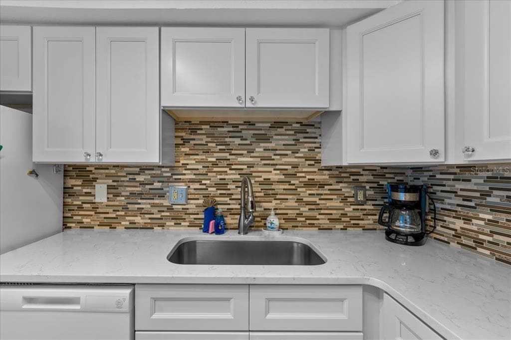2625 S ATLANTIC AVENUE 11NW photo 9