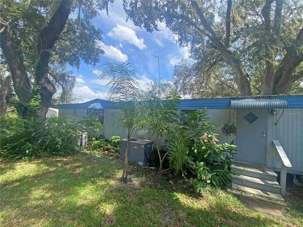 148 SWAN LAKE DRIVE photo 5