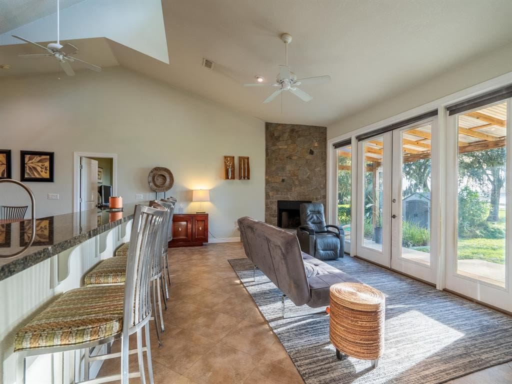 25212 E HIGHWAY 316 photo 22