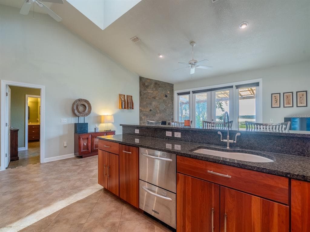 25212 E HIGHWAY 316 photo 19