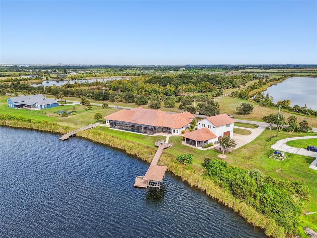 3215 GULF CITY ROAD photo 2