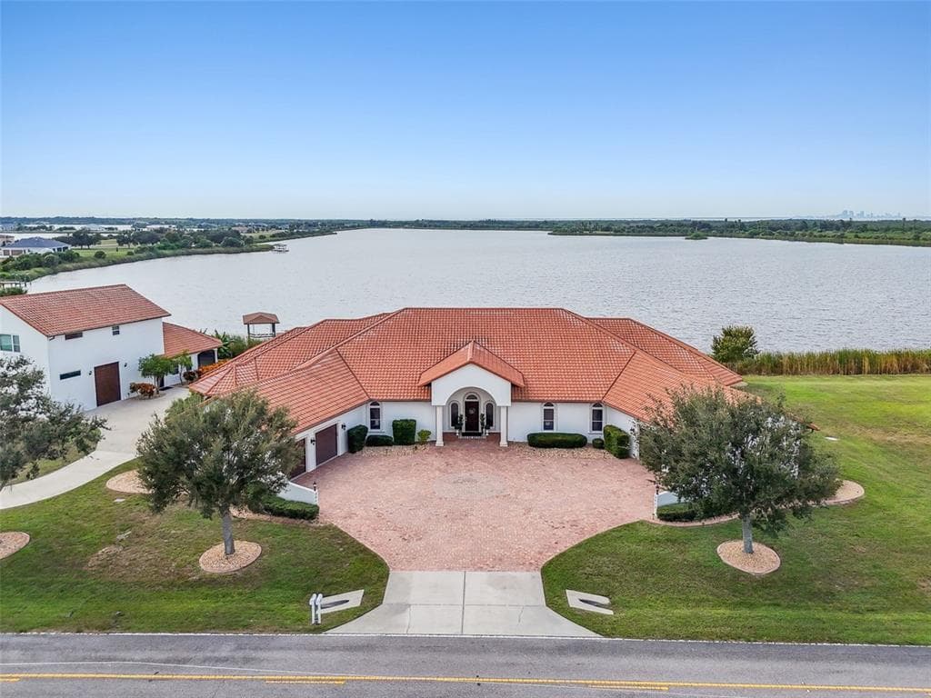 3215 GULF CITY ROAD photo 1