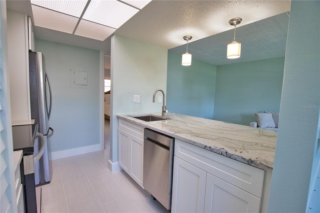 902 GIBBS ROAD 184 photo 13