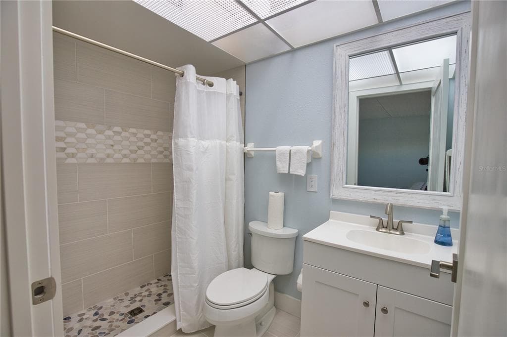 902 GIBBS ROAD 184 photo 17