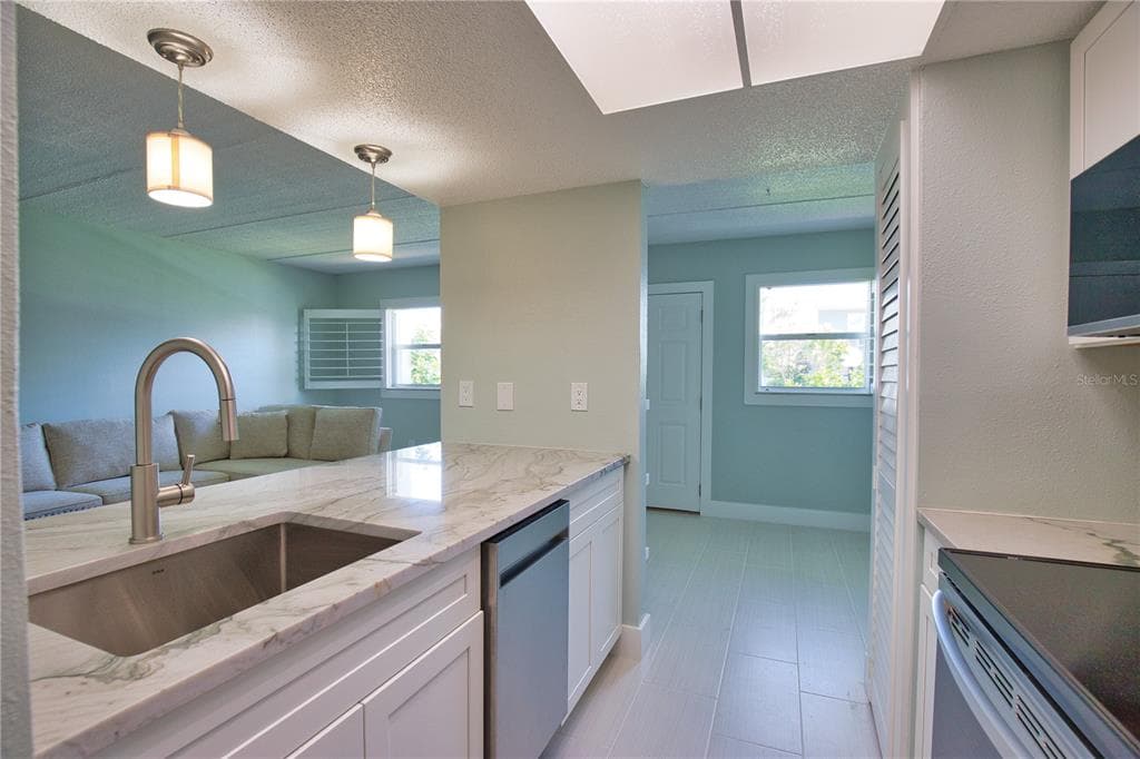 902 GIBBS ROAD 184 photo 15