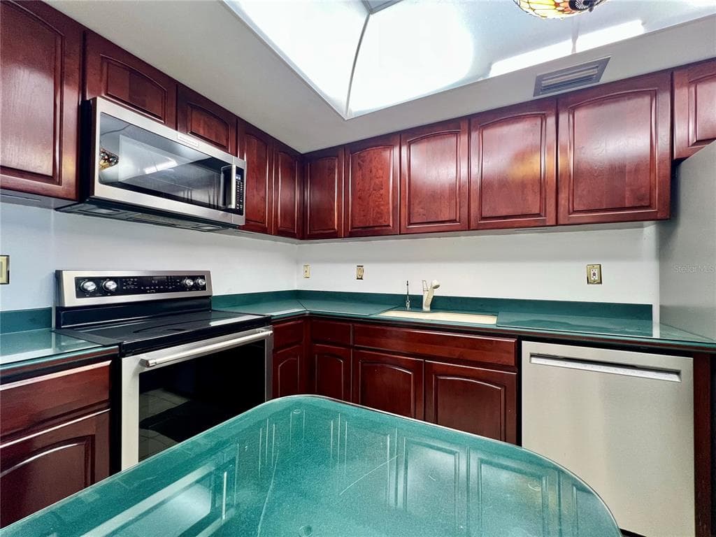 100 PIERCE STREET 1001 photo 10