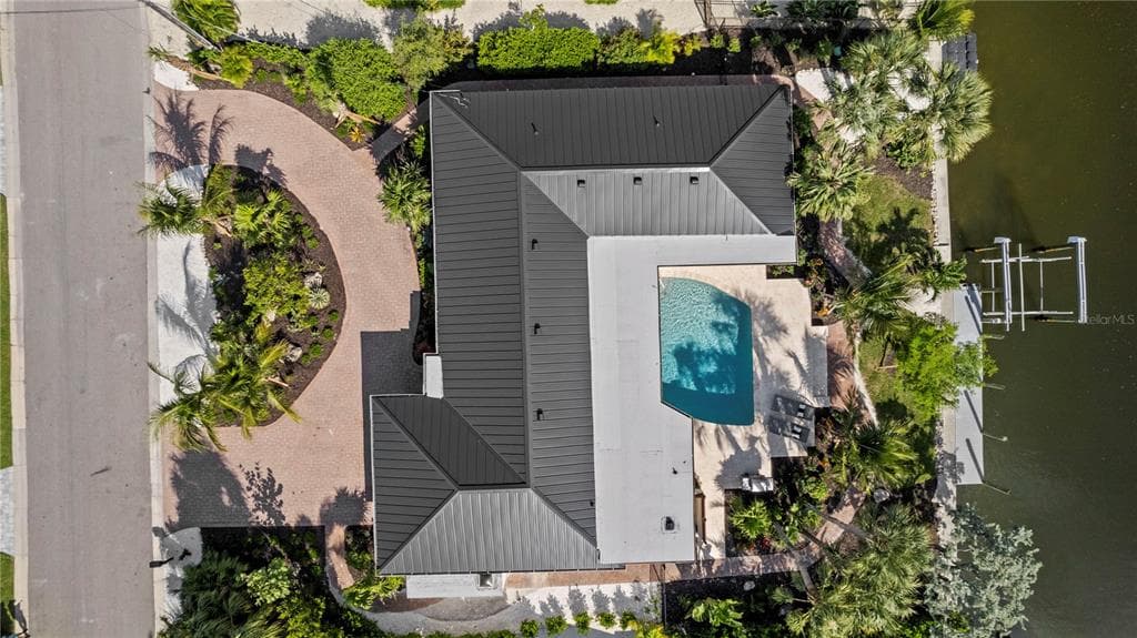 624 DUNDEE LANE 3