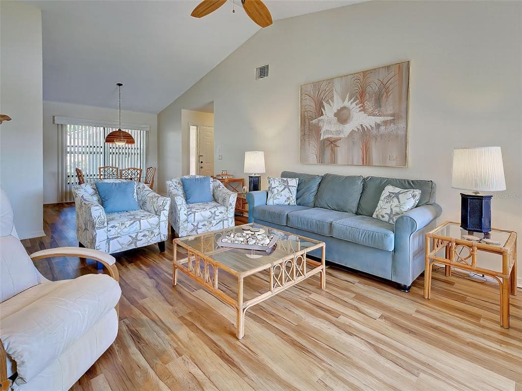 220 SOUTHAMPTON DRIVE 325 photo 17
