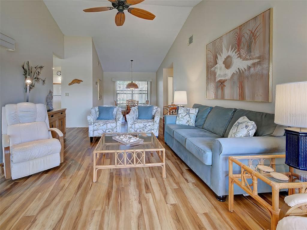 220 SOUTHAMPTON DRIVE 325 photo 18