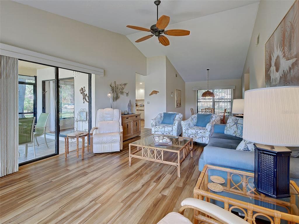 220 SOUTHAMPTON DRIVE 325 photo 19