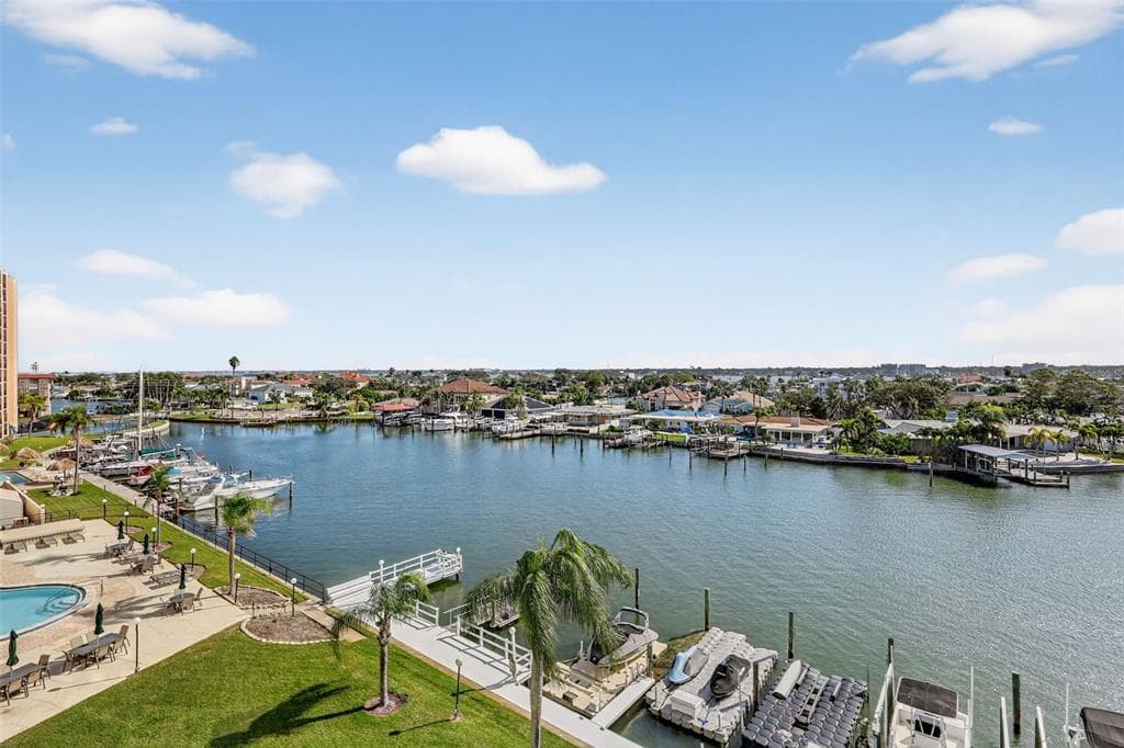 31 ISLAND WAY #408 4