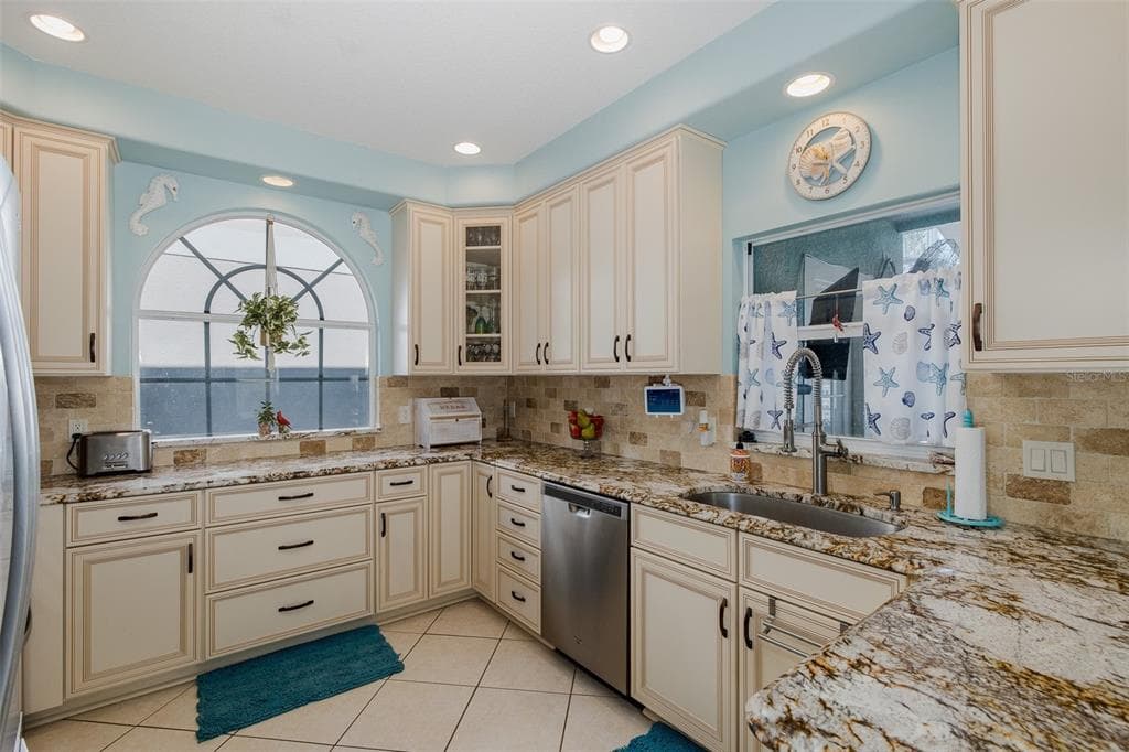 4335 SANDDOLLAR COURT photo 9