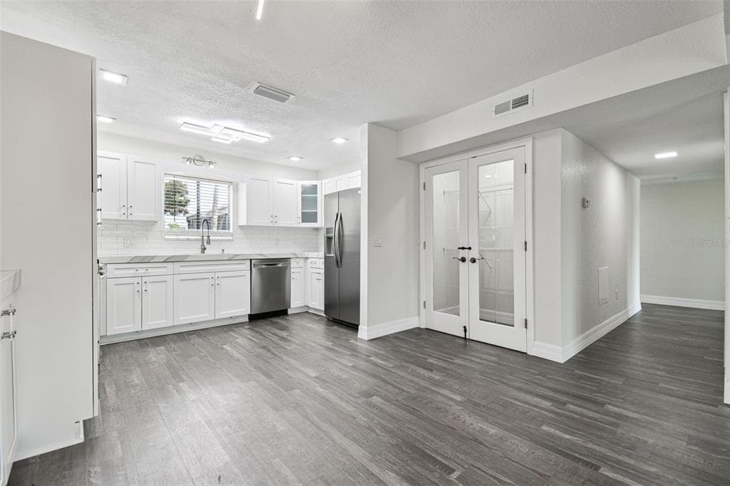 4036 CORTEZ DRIVE A photo 11