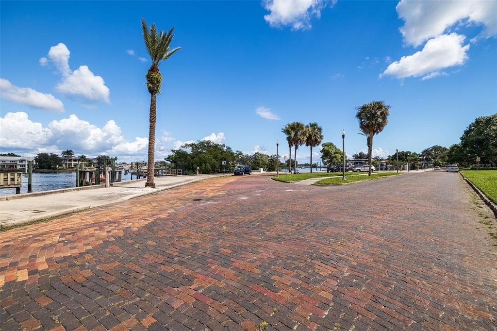 2400 COFFEE POT BOULEVARD NE photo 16
