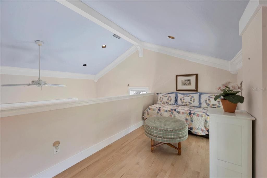 208 HARBOR DRIVE photo 23