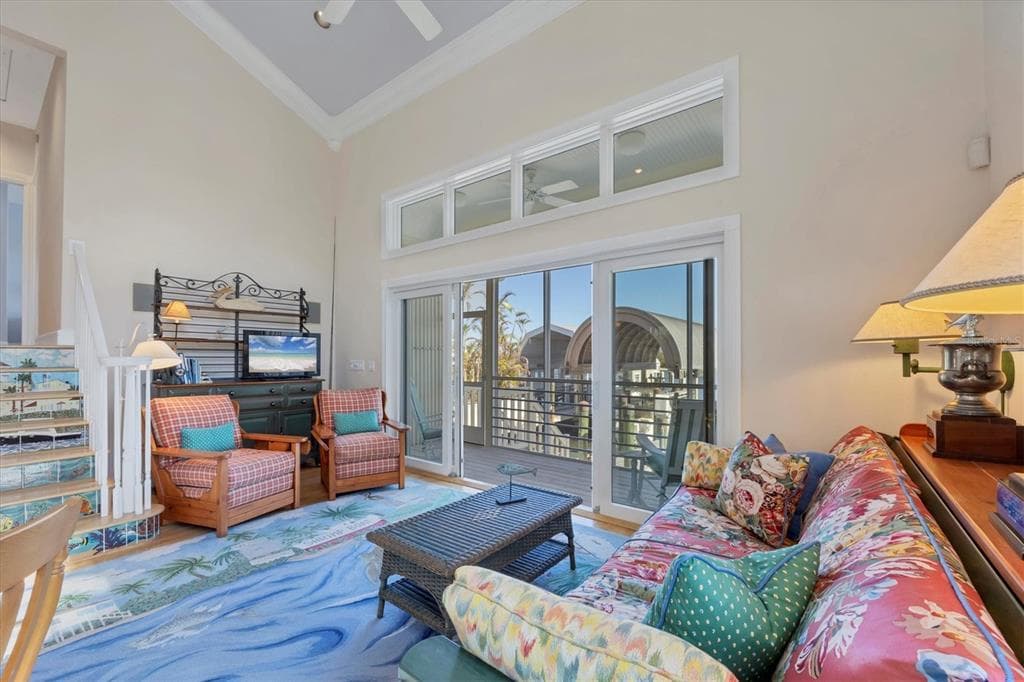 208 HARBOR DRIVE photo 9