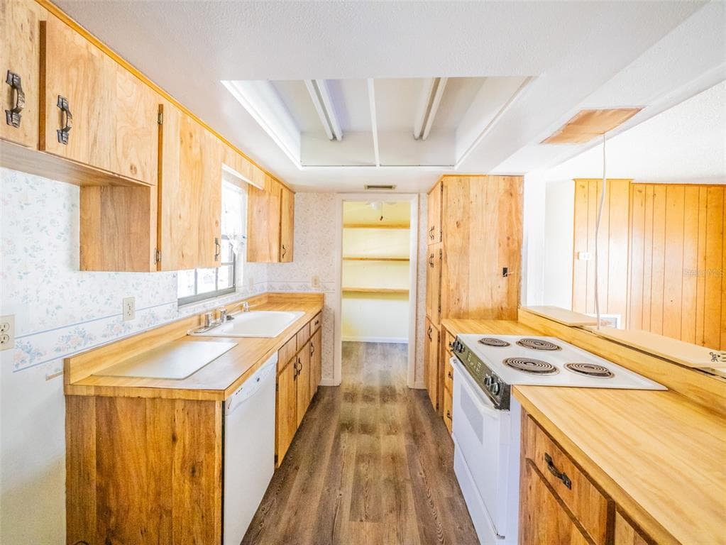 55746 CARROL STREET photo 4