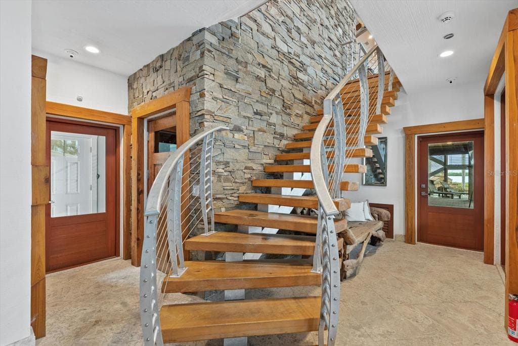 10216 46TH AVENUE W photo 4