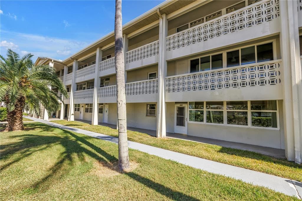 4455 DUHME ROAD 109 photo 1